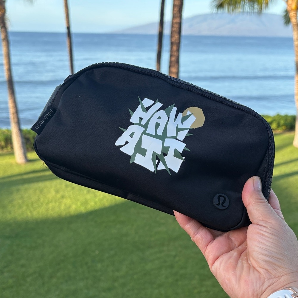 lululemon athletica Black Hawaii Graphic Belt Bag - exclusive NWT
